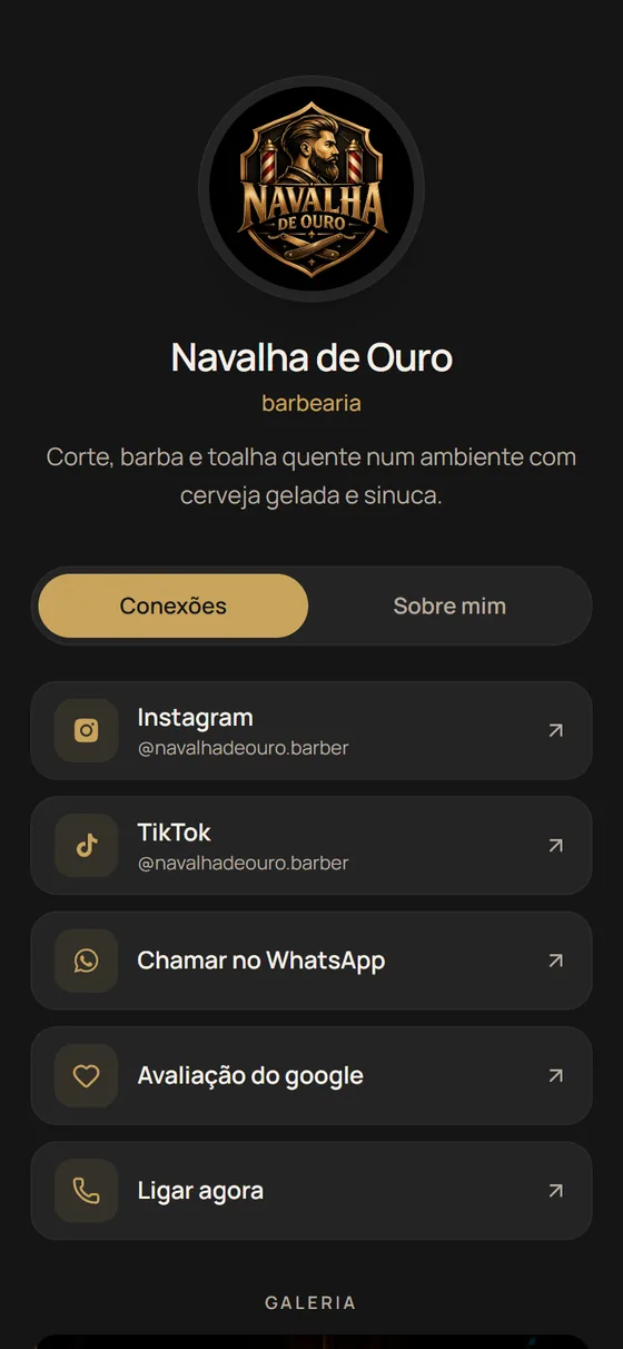Página demonstrativa da barbearia fictícia Navalha de Ouro aberta no celular